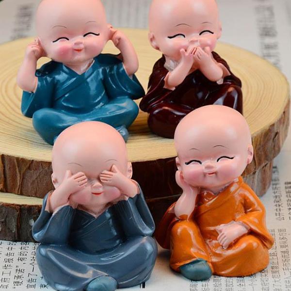 4 pieces of Buddha Statues monks